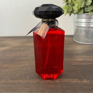 Victoria’s Secret Very Sexy cologne